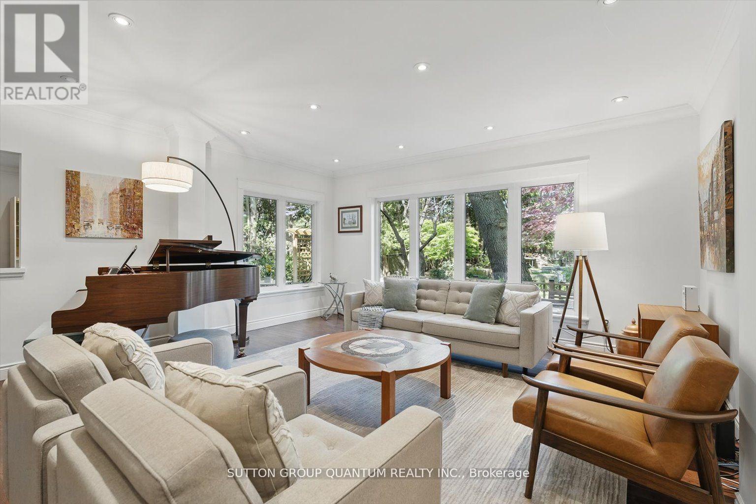 347 Pinetree Way, Mississauga, Ontario  L5G 2R4 - Photo 6 - W12904978