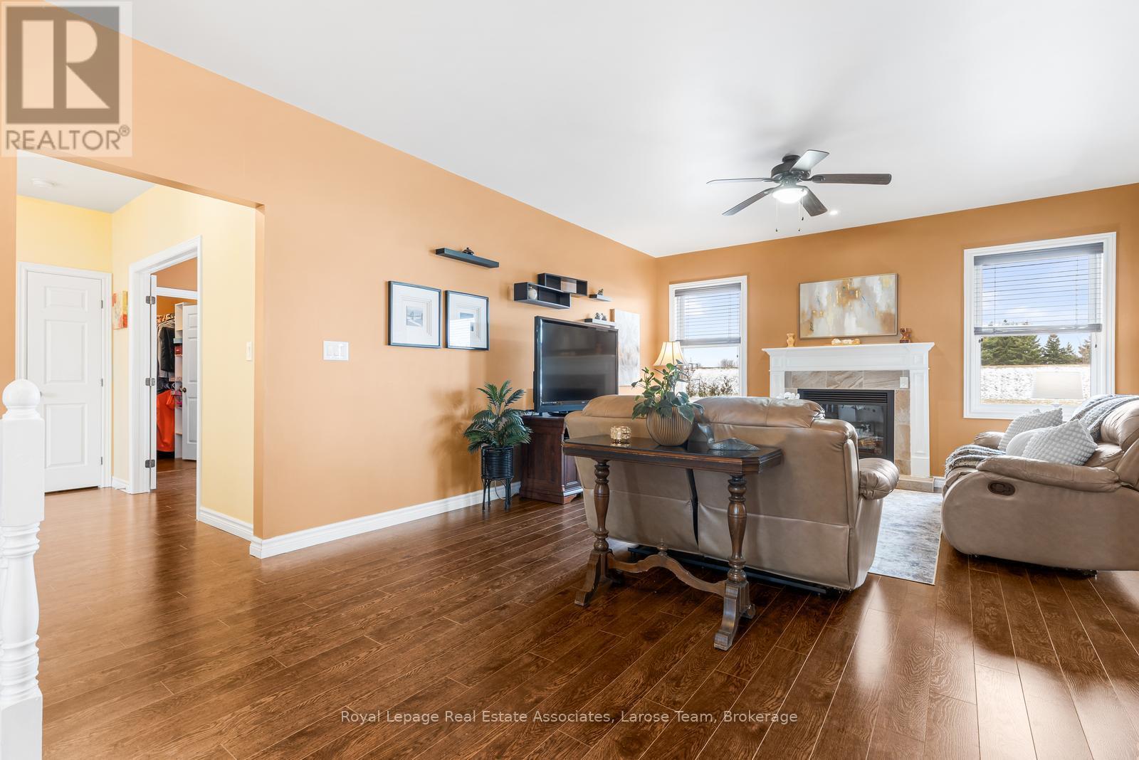 5484 Attema Crescent, West Lincoln, Ontario  L0R 1Y0 - Photo 8 - X12896822