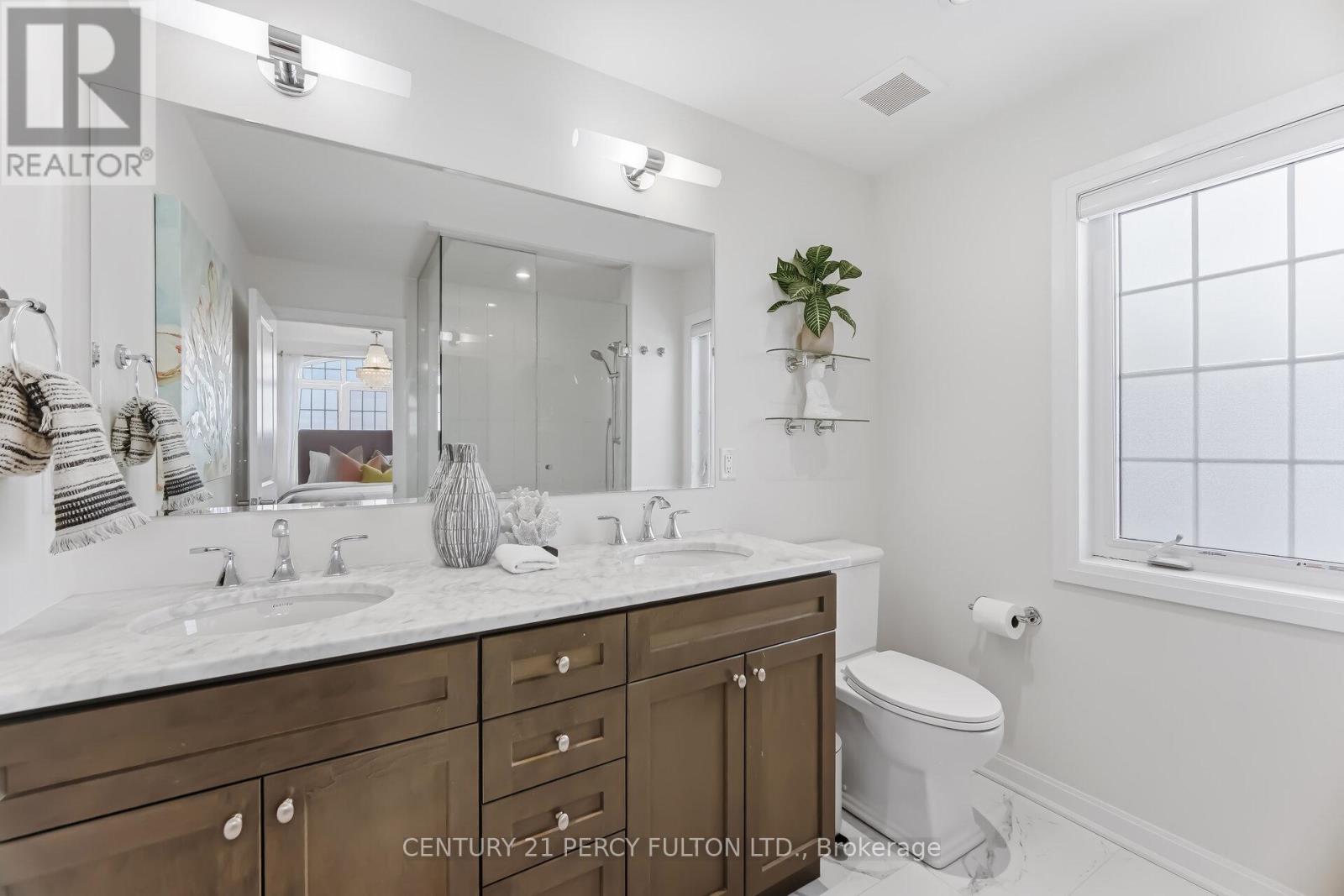 1082 Belcourt Street, Pickering, Ontario  L1X 0G2 - Photo 23 - E12901052