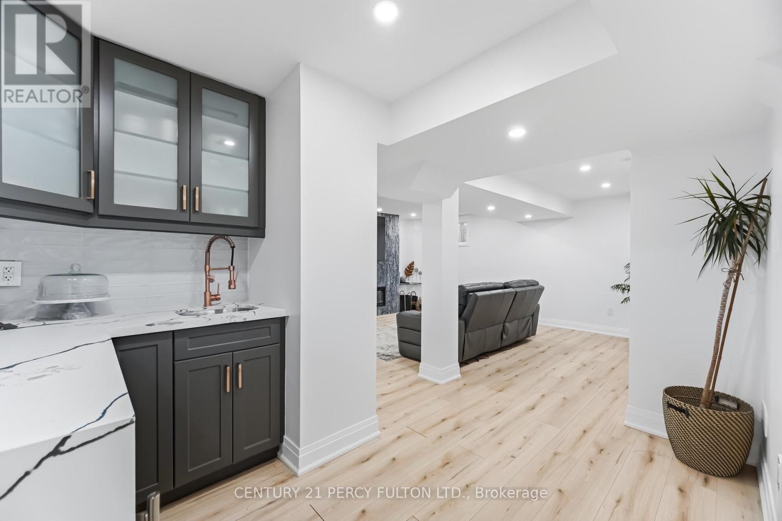 1082 Belcourt Street, Pickering, Ontario  L1X 0G2 - Photo 31 - E12901052