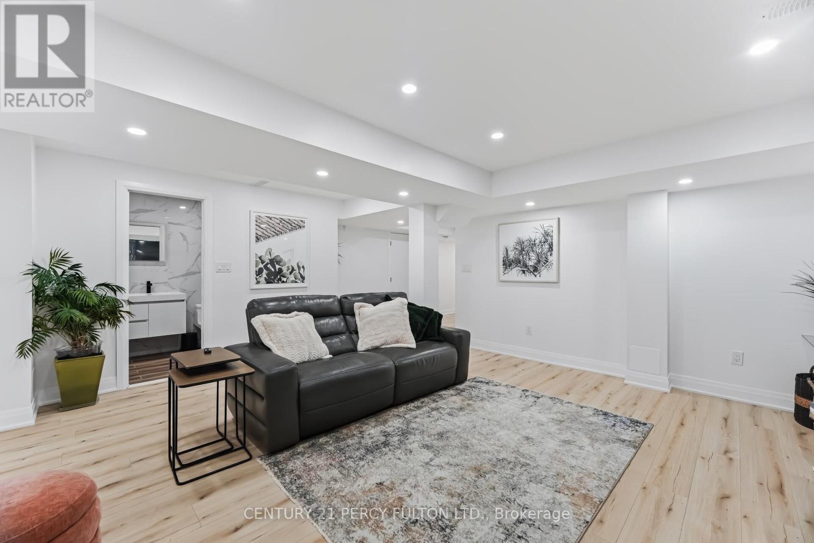 1082 Belcourt Street, Pickering, Ontario  L1X 0G2 - Photo 35 - E12901052