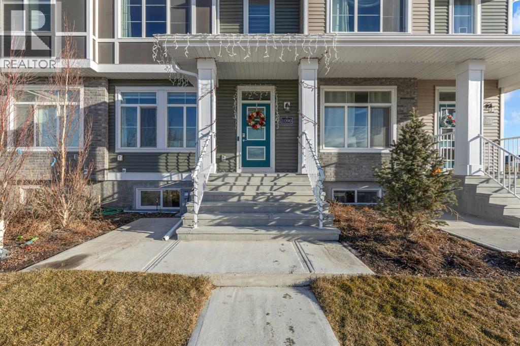 1090 Cobblestone Boulevard SW, Airdrie, Alberta  T4B 5L3 - Photo 3 - A2279267