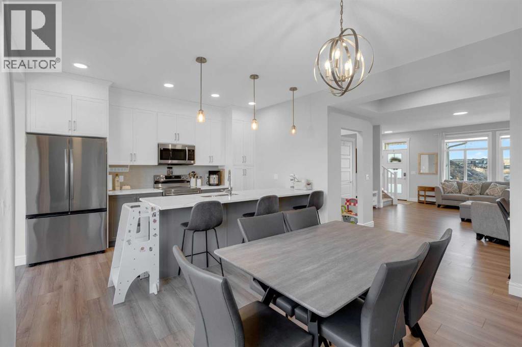 1090 Cobblestone Boulevard SW, Airdrie, Alberta  T4B 5L3 - Photo 13 - A2279267