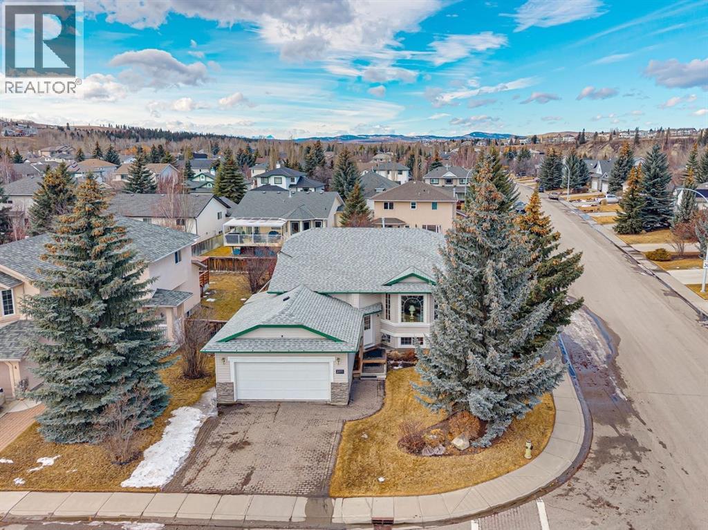 2 Bow Place, Cochrane, Alberta  T4C 1M9 - Photo 4 - A2292808