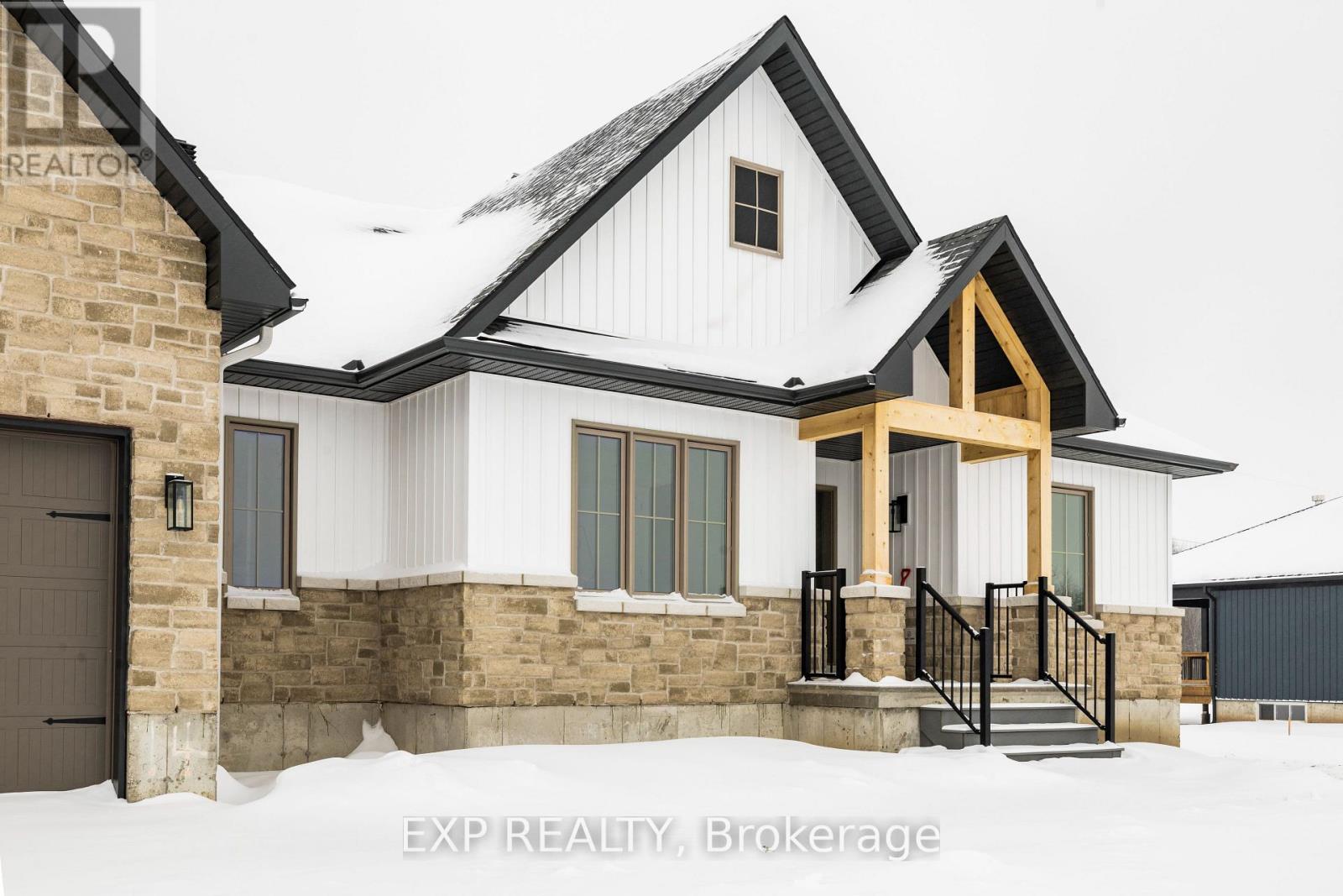 229 Trudeau Crescent, Russell, Ontario K4R 1E5 - Photo 2 - X12905058