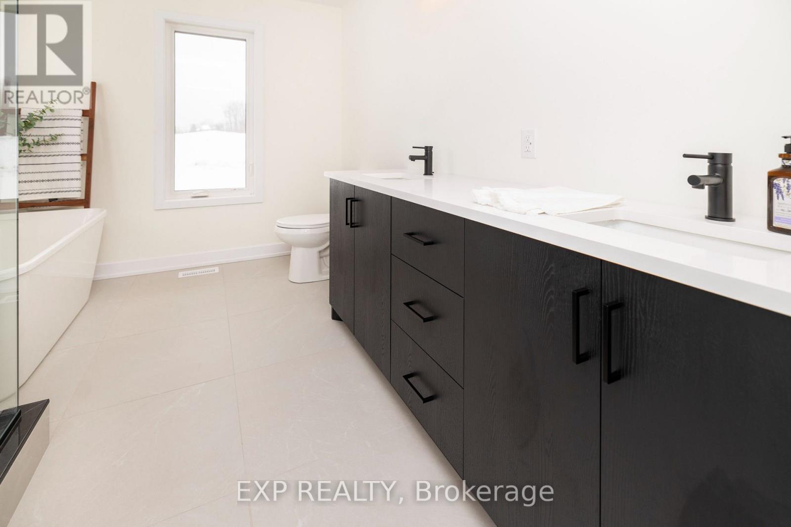 229 Trudeau Crescent, Russell, Ontario K4R 1E5 - Photo 34 - X12905058