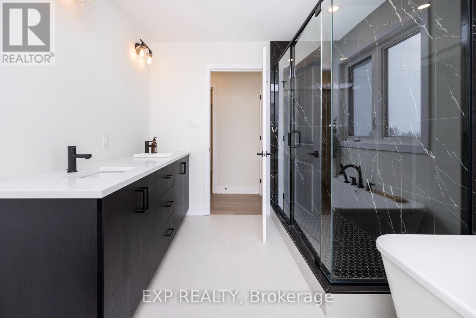 229 Trudeau Crescent, Russell, Ontario K4R 1E5 - Photo 38 - X12905058