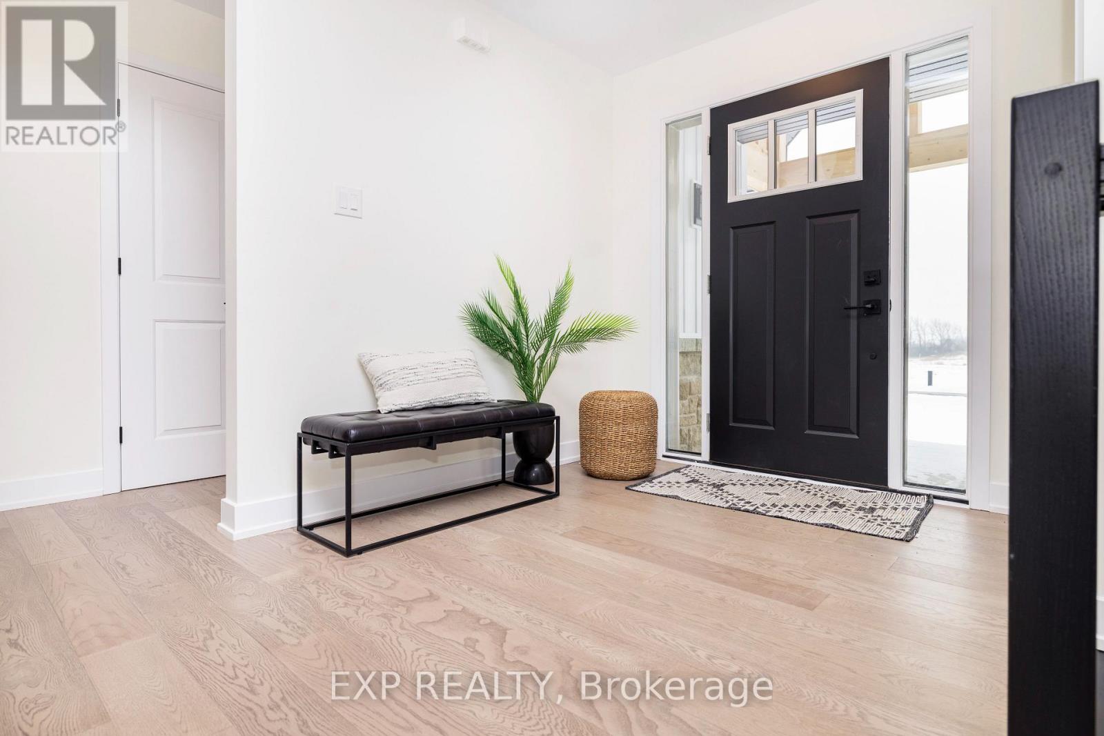 229 Trudeau Crescent, Russell, Ontario K4R 1E5 - Photo 5 - X12905058