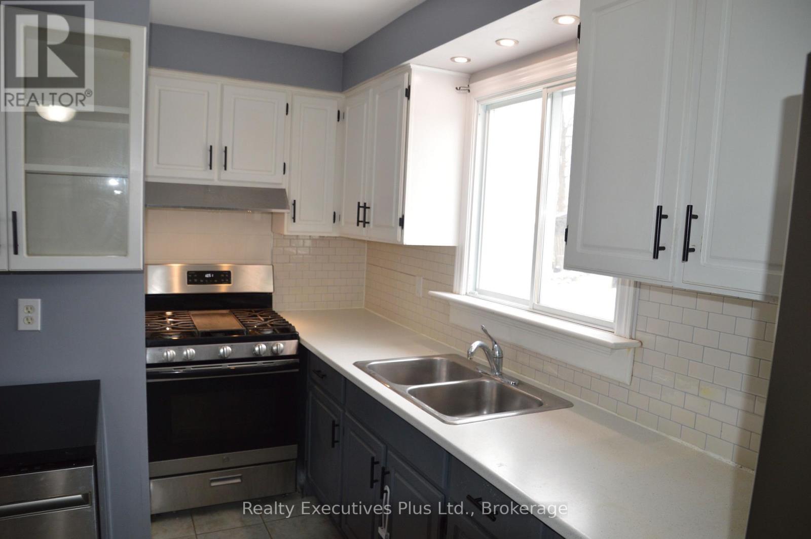 37 Kintail Crescent, London South, Ontario  N6E 1J4 - Photo 11 - X12905016