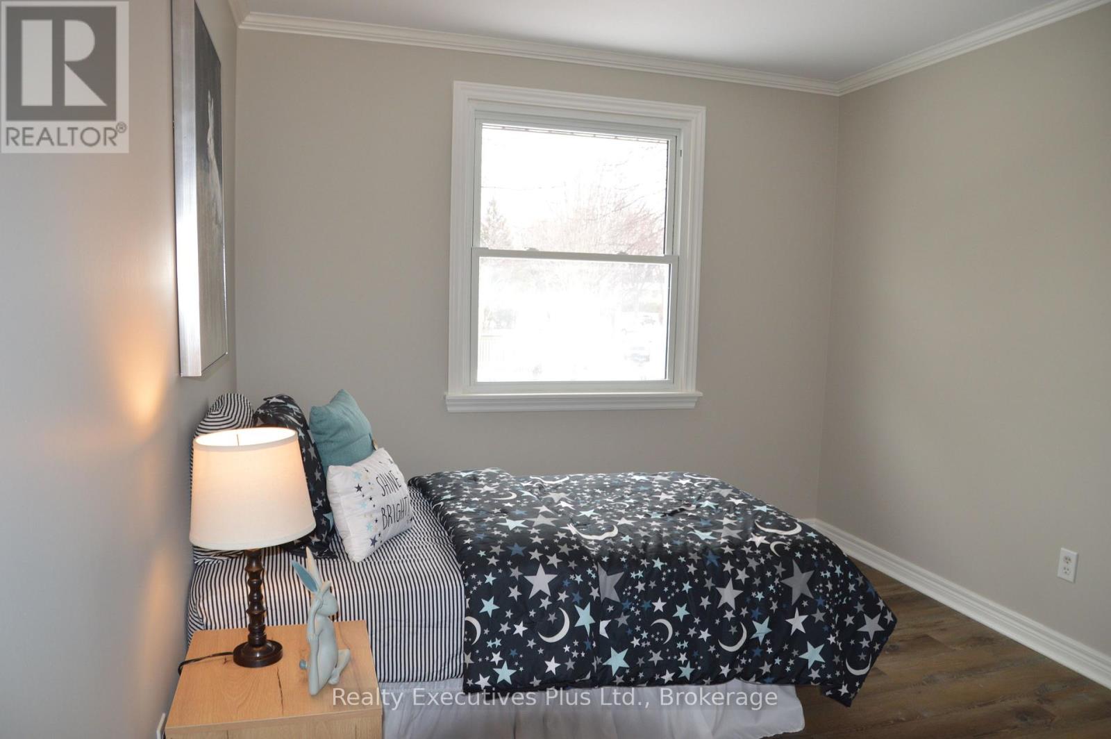 37 Kintail Crescent, London South, Ontario  N6E 1J4 - Photo 21 - X12905016