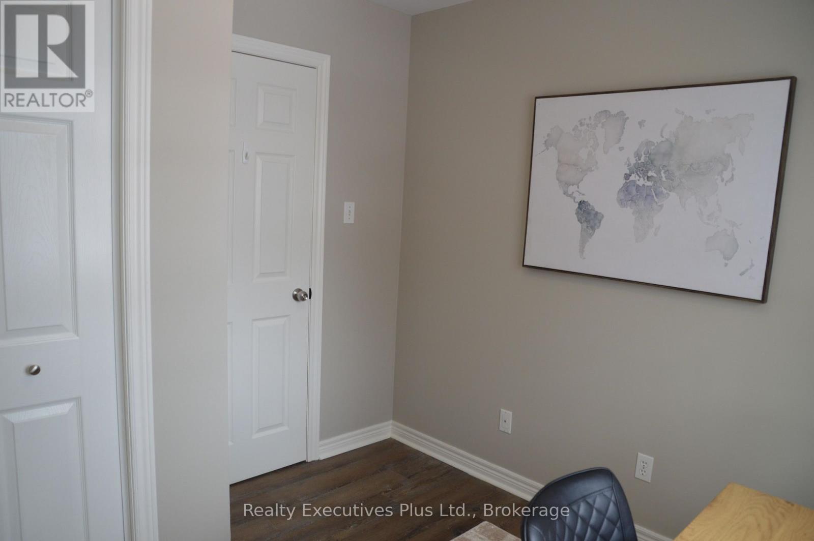 37 Kintail Crescent, London South, Ontario  N6E 1J4 - Photo 24 - X12905016
