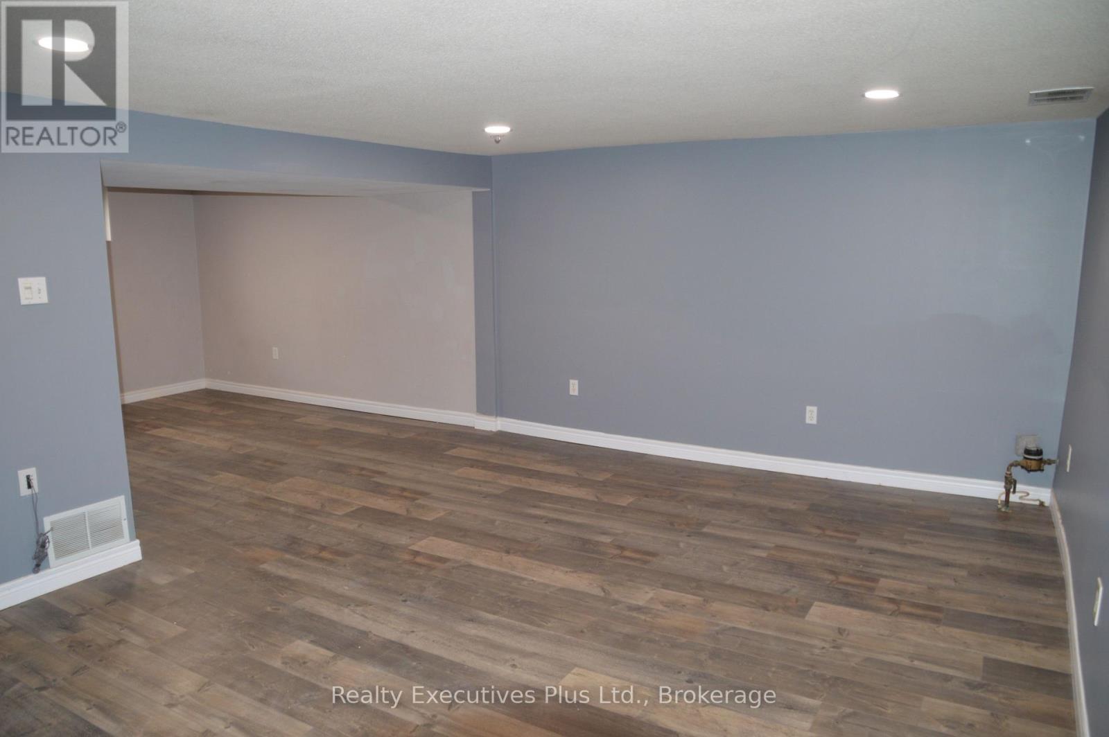 37 Kintail Crescent, London South, Ontario  N6E 1J4 - Photo 27 - X12905016