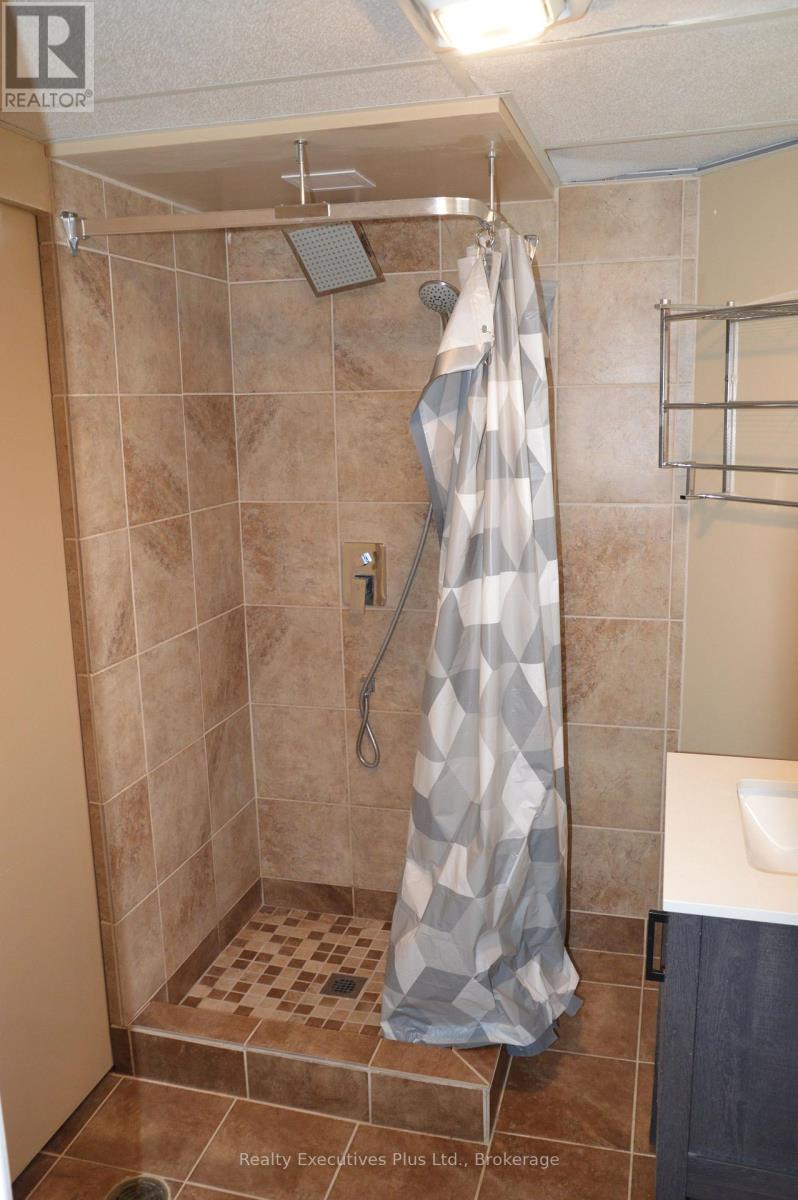 37 Kintail Crescent, London South, Ontario  N6E 1J4 - Photo 34 - X12905016