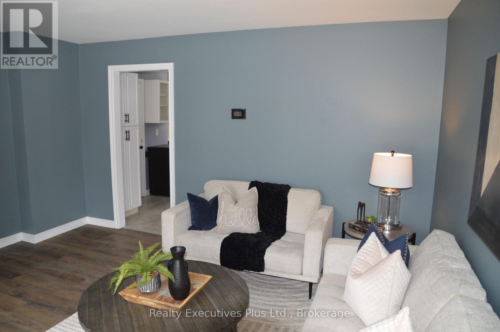 37 Kintail Crescent, London South, Ontario  N6E 1J4 - Photo 4 - X12905016