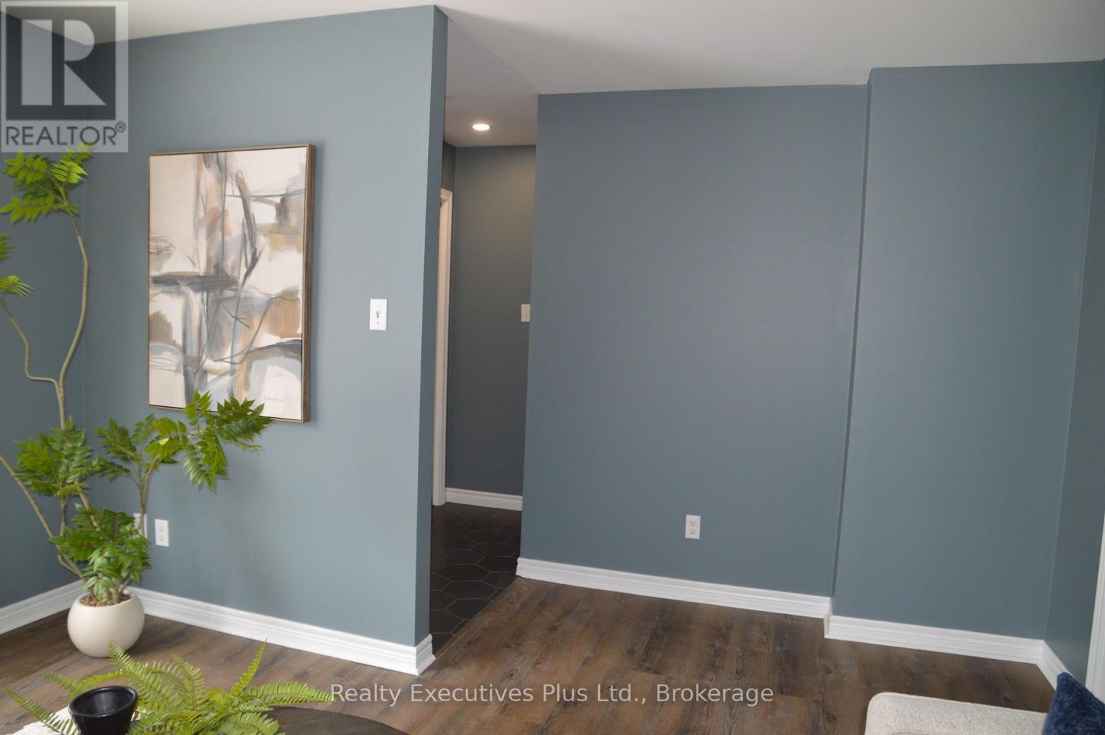 37 Kintail Crescent, London South, Ontario  N6E 1J4 - Photo 6 - X12905016