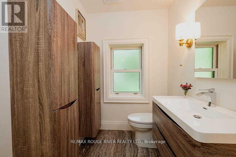 11 Donwoods Drive, Toronto, Ontario  M4N 2E9 - Photo 29 - C12904998