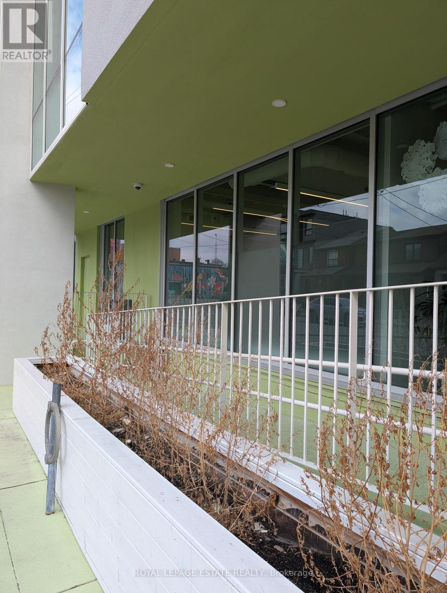 (Main Level) - 473 Oakwood Avenue, Toronto (Oakwood Village), Ontario  M6E 2W4 - Photo 3 - C12905076