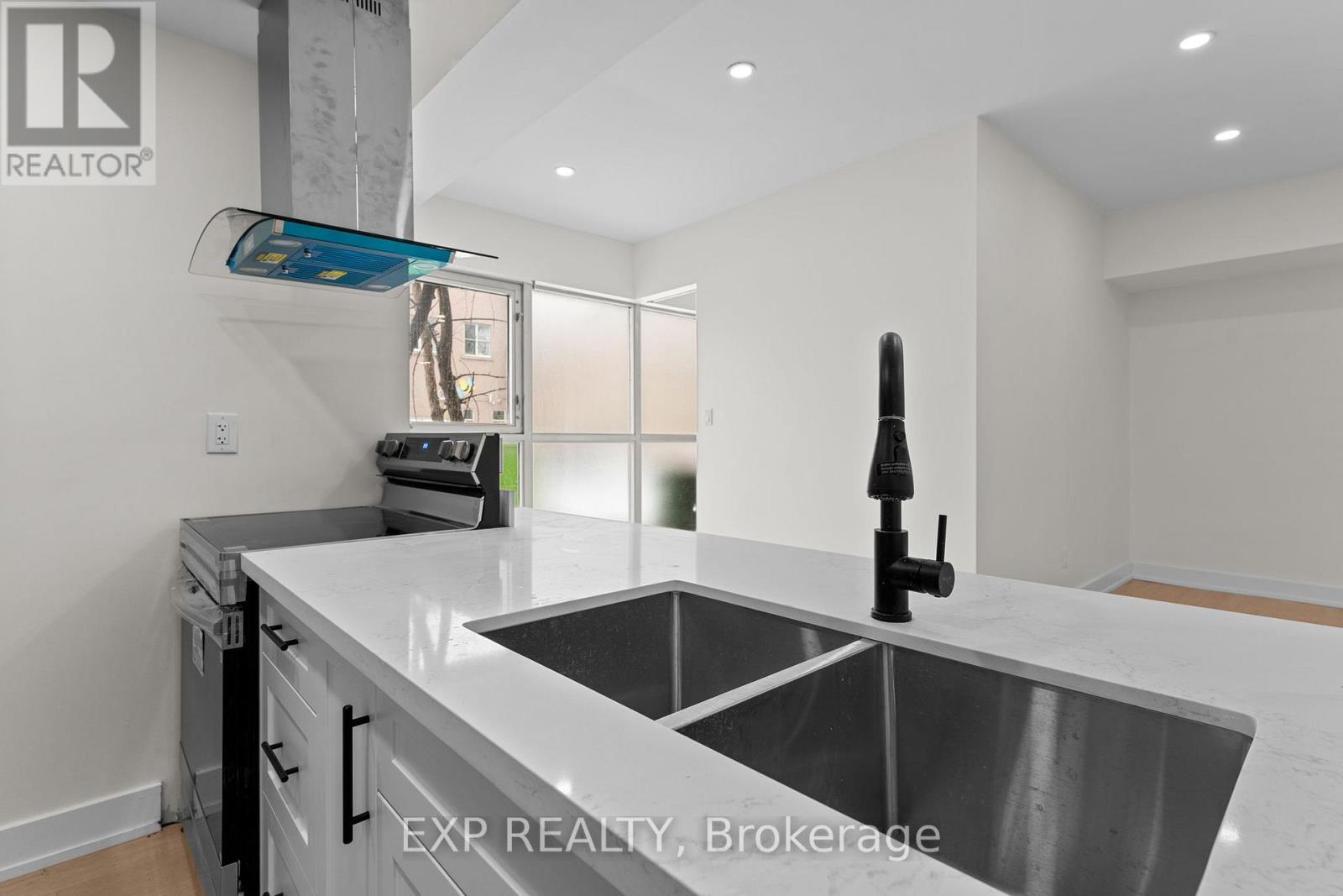 Unit #2 - 1558 Queen Street E, Toronto (Greenwood-Coxwell), Ontario  M4L 1E8 - Photo 13 - E12905064