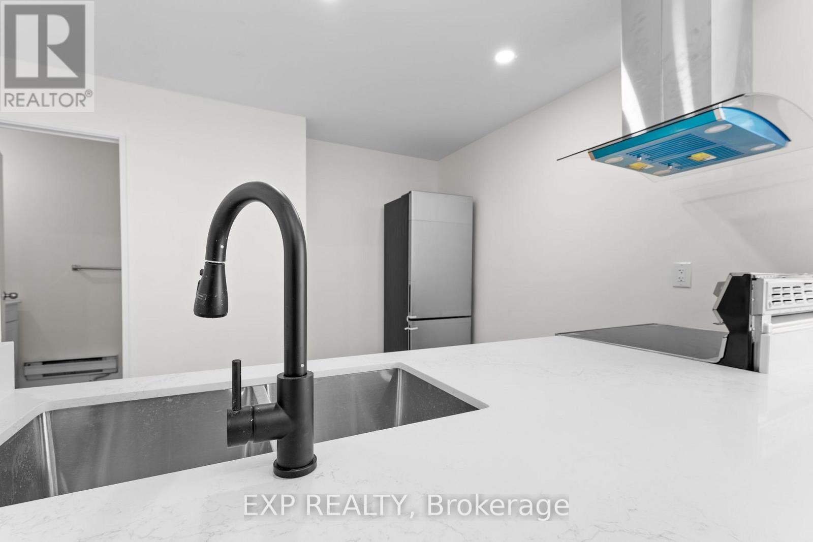 Unit #2 - 1558 Queen Street E, Toronto (Greenwood-Coxwell), Ontario  M4L 1E8 - Photo 14 - E12905064