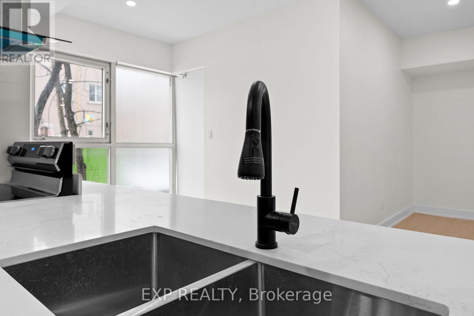 Unit #2 - 1558 Queen Street E, Toronto (Greenwood-Coxwell), Ontario  M4L 1E8 - Photo 15 - E12905064