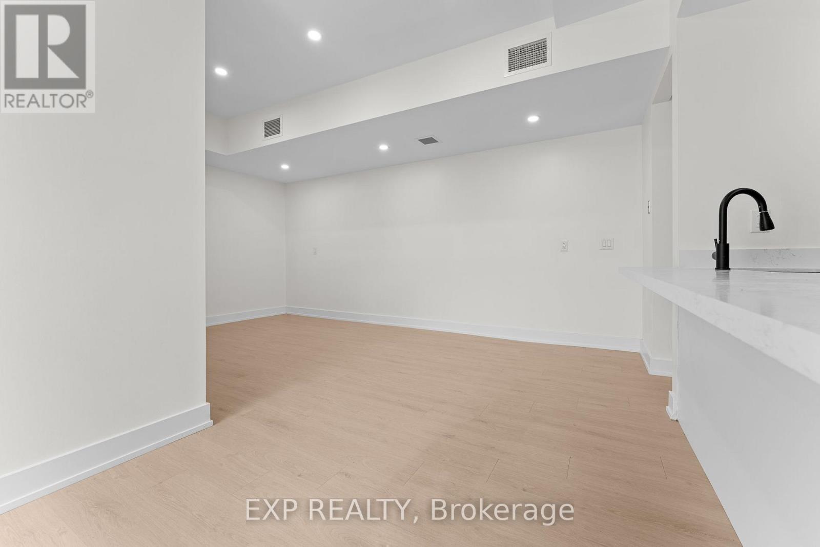 Unit #2 - 1558 Queen Street E, Toronto (Greenwood-Coxwell), Ontario  M4L 1E8 - Photo 7 - E12905064