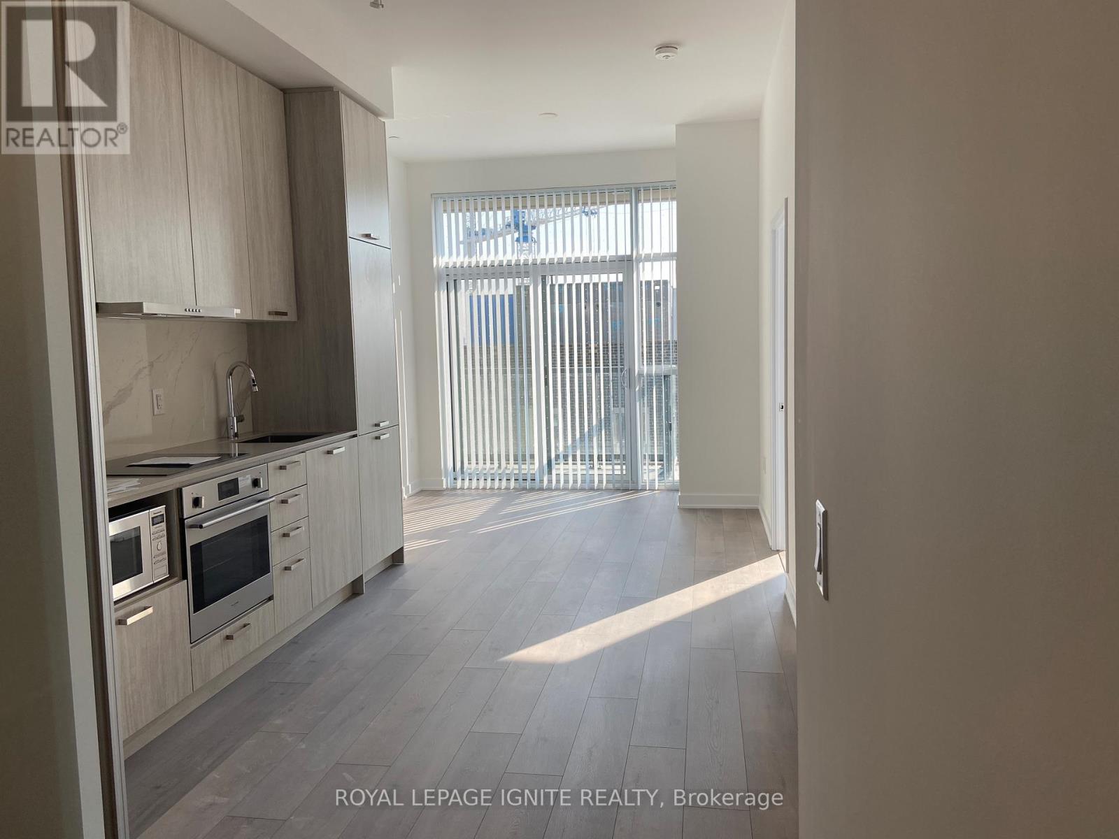 307 - 10 Honeycrisp Crescent, Vaughan (Vaughan Corporate Centre), Ontario  L4K 0M7 - Photo 2 - N12905054