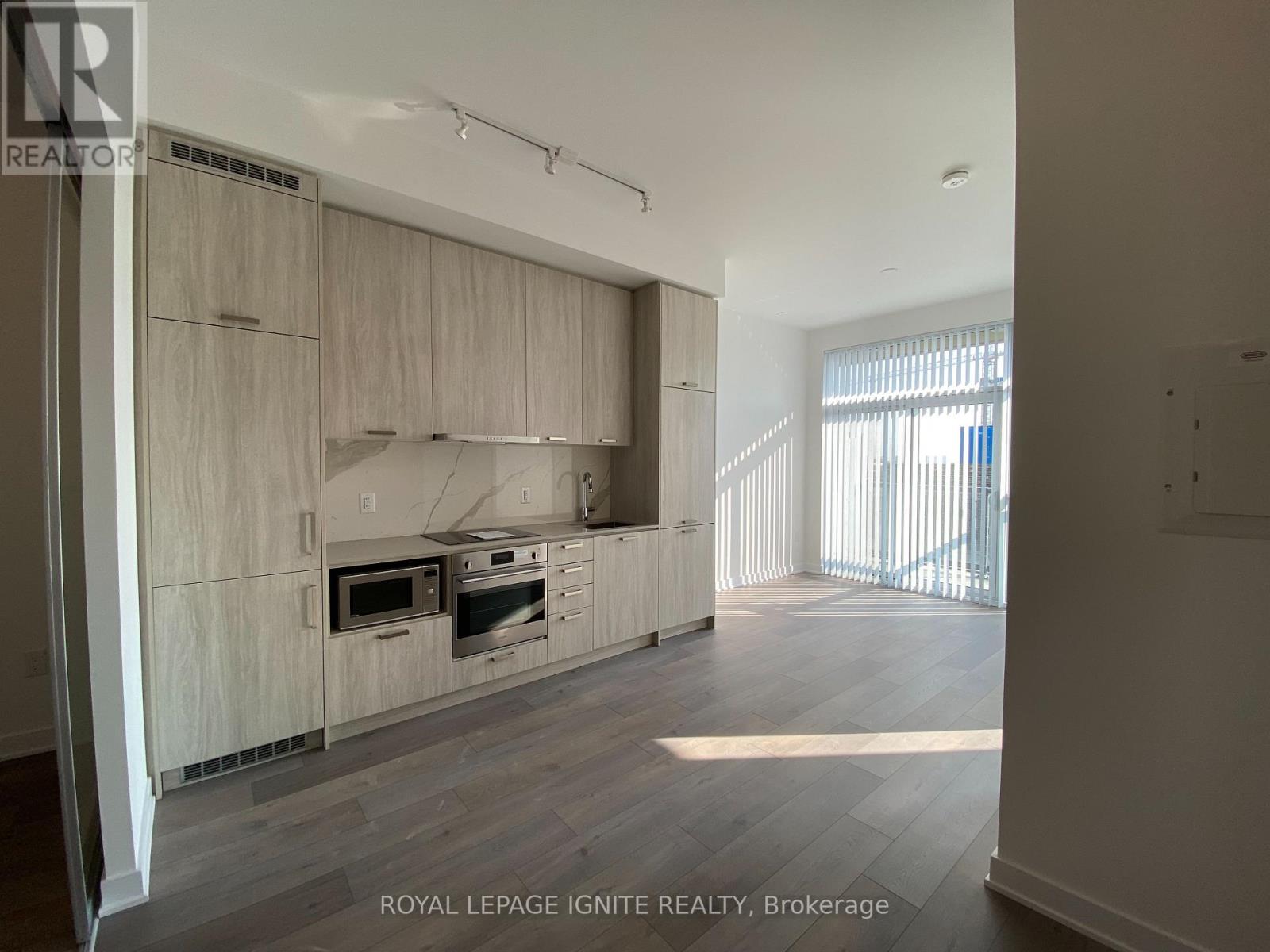 307 - 10 Honeycrisp Crescent, Vaughan (Vaughan Corporate Centre), Ontario  L4K 0M7 - Photo 4 - N12905054