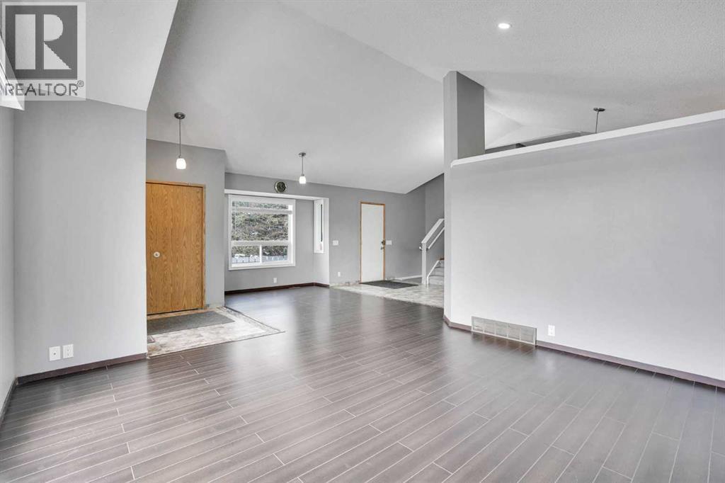 131 Martinridge Grove NE, Calgary, Alberta  T3J 3M4 - Photo 11 - A2284895