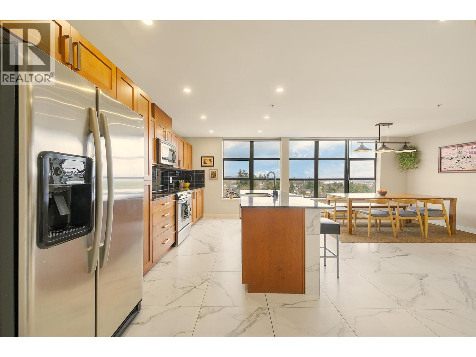 802 306 SIXTH STREET, New Westminster, British Columbia