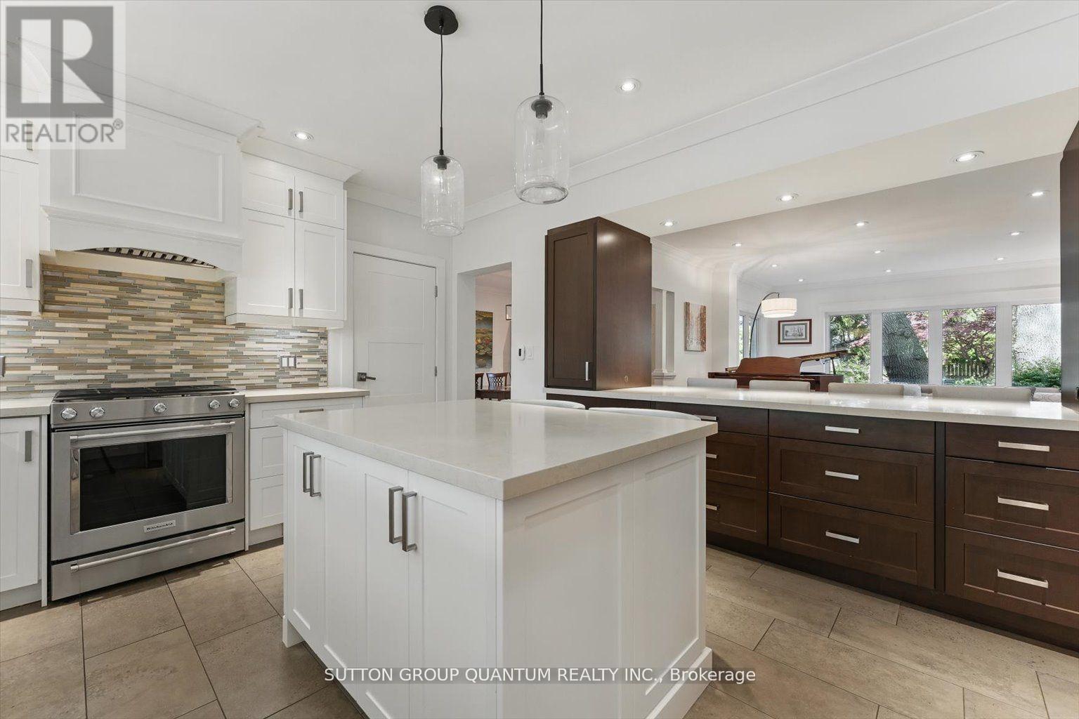 347 Pinetree Way, Mississauga, Ontario  L5G 2R4 - Photo 16 - W12904978