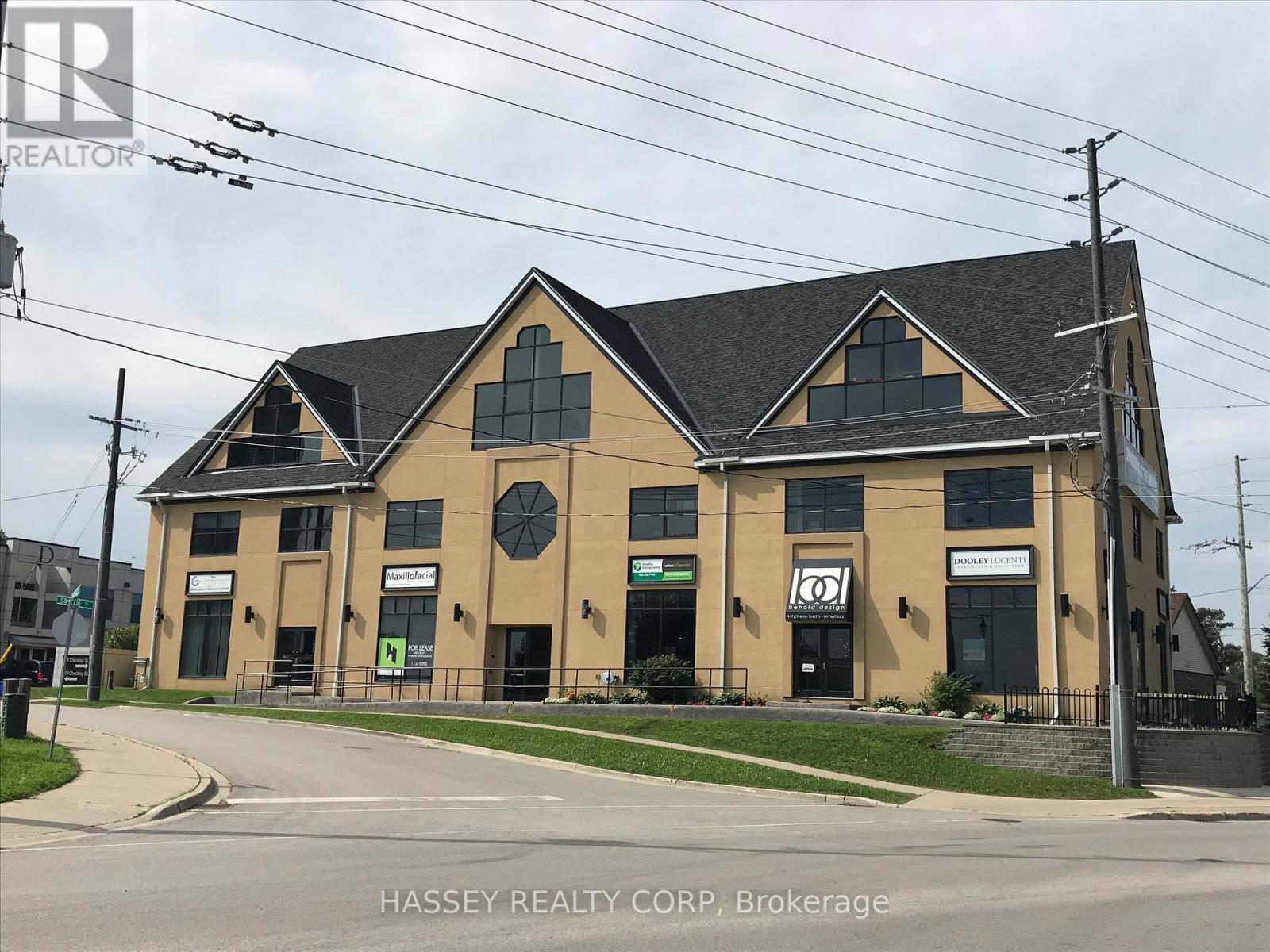 204 - 4 Checkley Street, Barrie (City Centre), Ontario  L4N 1W1 - Photo 1 - S12904488