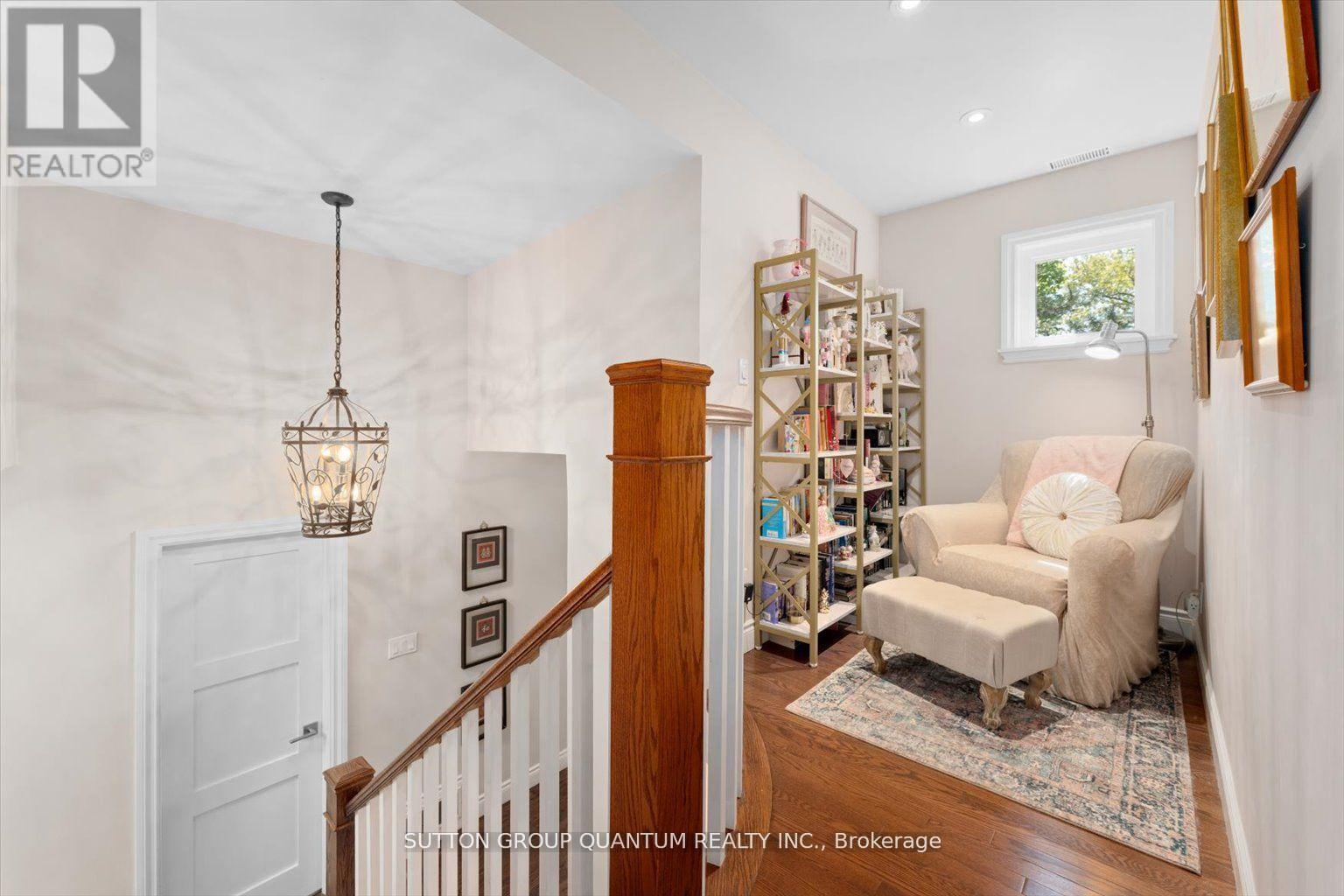 347 Pinetree Way, Mississauga, Ontario  L5G 2R4 - Photo 28 - W12904978