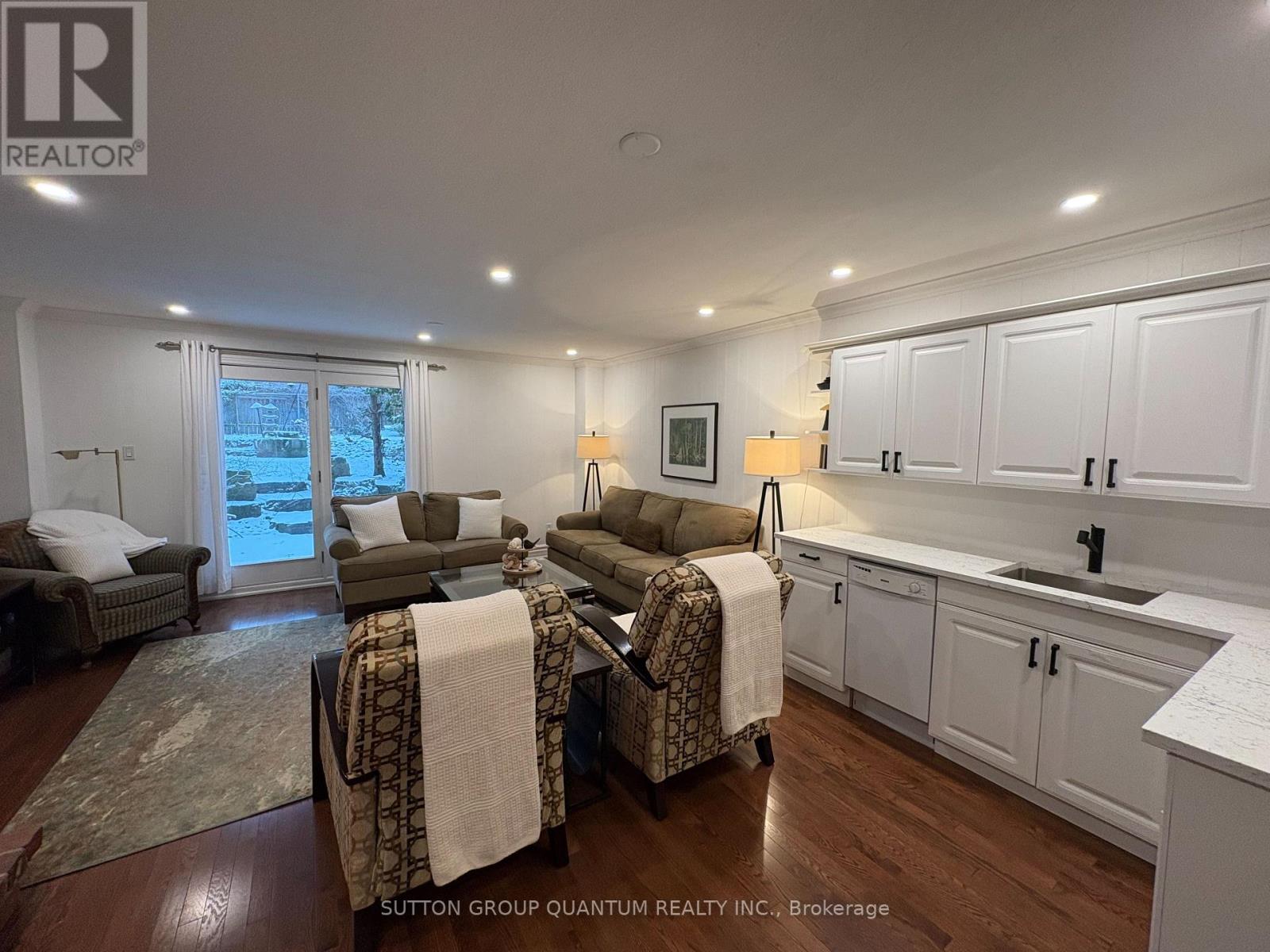 347 Pinetree Way, Mississauga, Ontario  L5G 2R4 - Photo 36 - W12904978