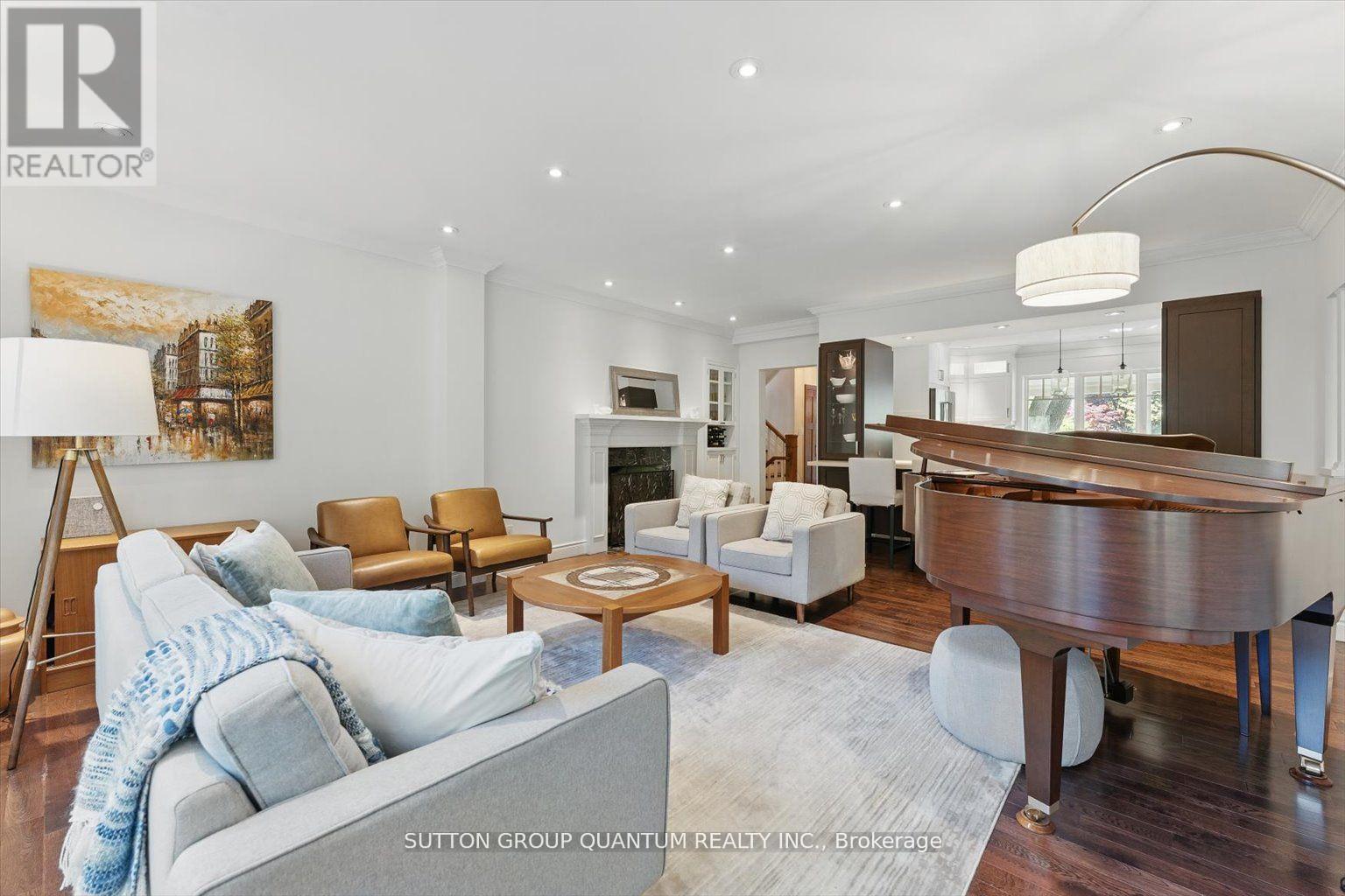 347 Pinetree Way, Mississauga, Ontario  L5G 2R4 - Photo 8 - W12904978