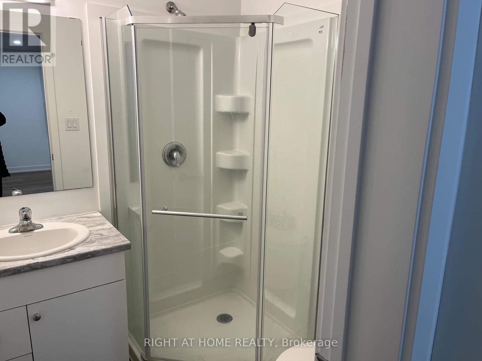 212 - 4263 Fourth Avenue, Niagara Falls, Ontario  L2E 0C2 - Photo 6 - X12899304