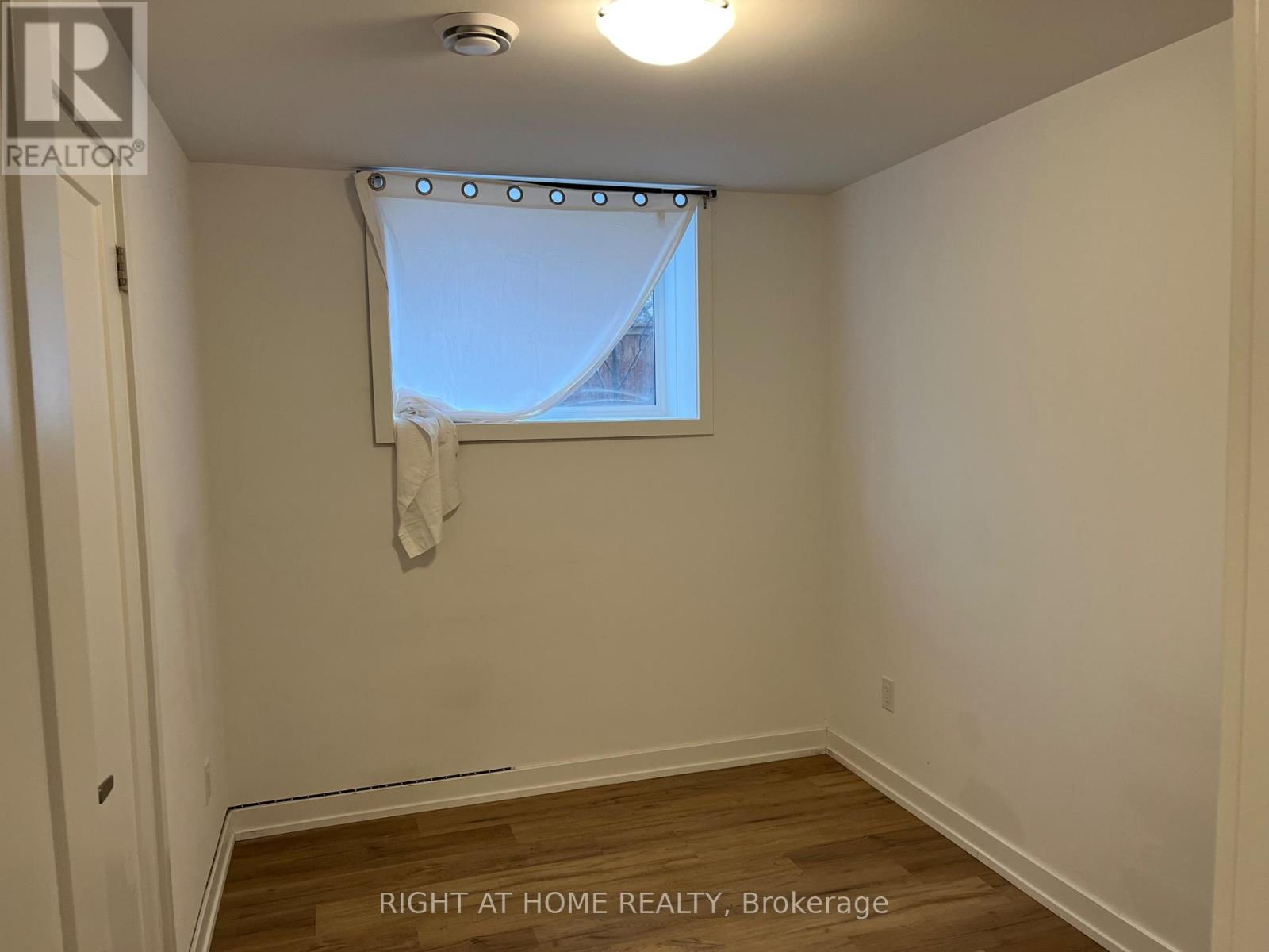 212 - 4263 Fourth Avenue, Niagara Falls, Ontario  L2E 0C2 - Photo 10 - X12899304