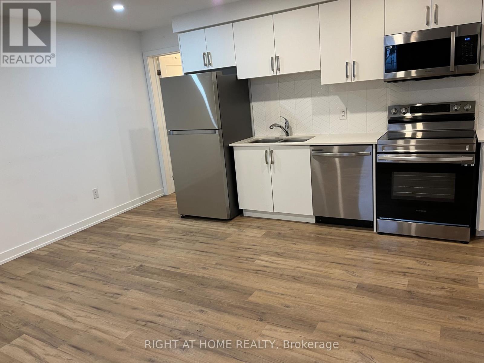 212 - 4263 Fourth Avenue, Niagara Falls, Ontario  L2E 0C2 - Photo 7 - X12899304