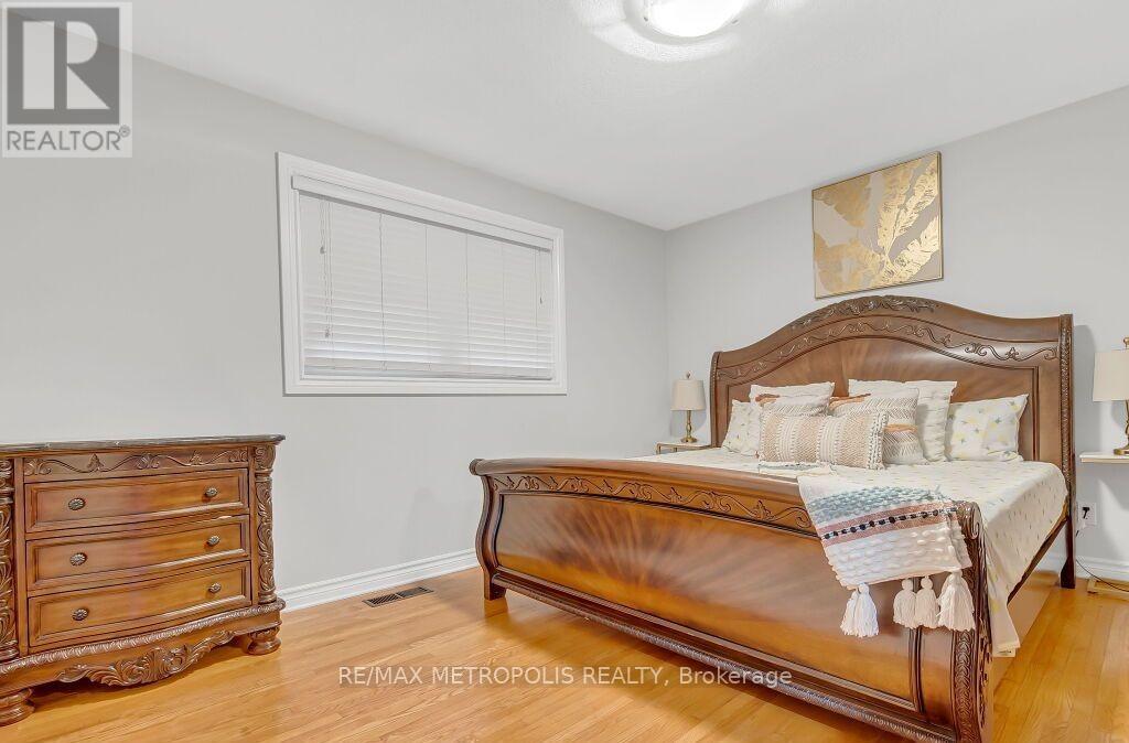 100 Warren Road, Kitchener, Ontario  N2M 4T4 - Photo 23 - X12901894