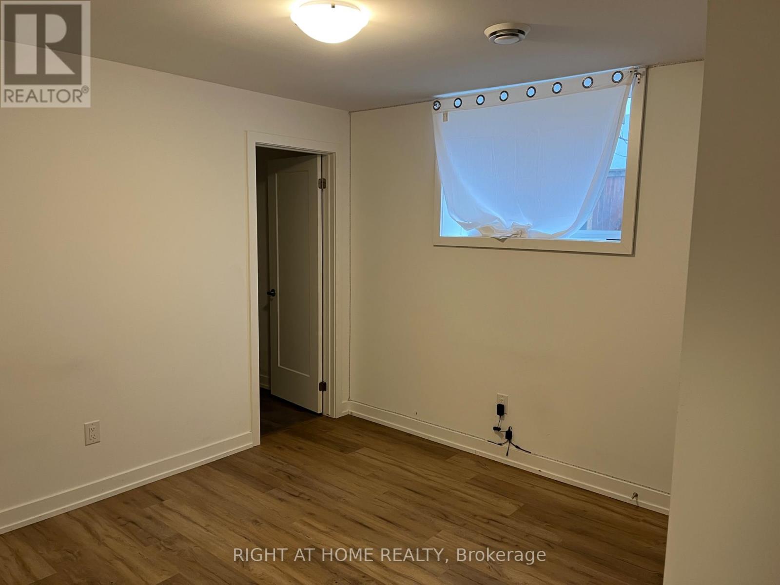 212 - 4263 Fourth Avenue, Niagara Falls, Ontario  L2E 0C2 - Photo 8 - X12899304