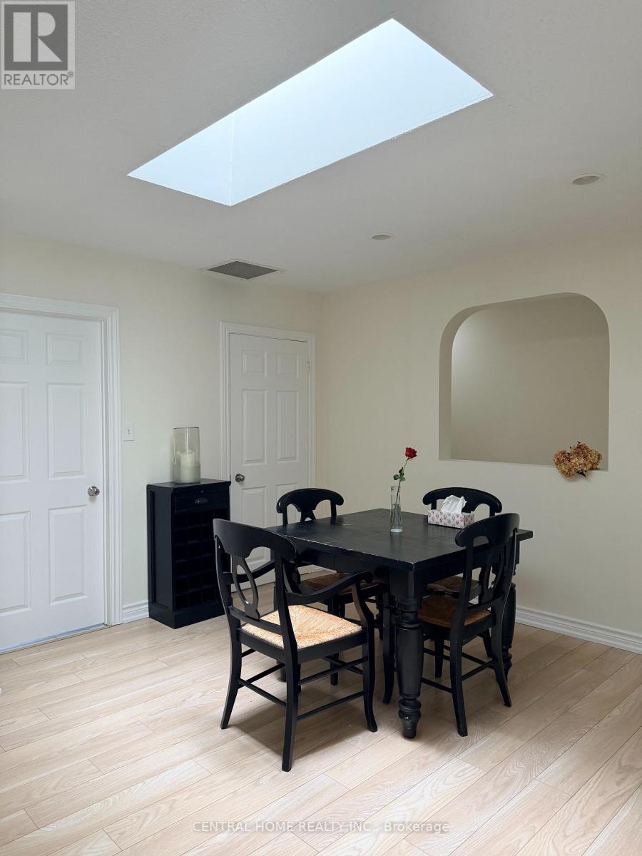 414 Plains Road E, Burlington, Ontario  L7T 2C8 - Photo 14 - W12905010