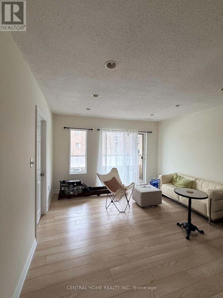 414 Plains Road E, Burlington, Ontario  L7T 2C8 - Photo 7 - W12905010