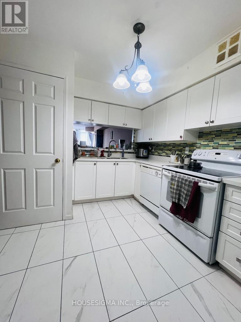 1507 - 26 Hanover Road, Brampton (Queen Street Corridor), Ontario  L6S 4T2 - Photo 11 - W12905024