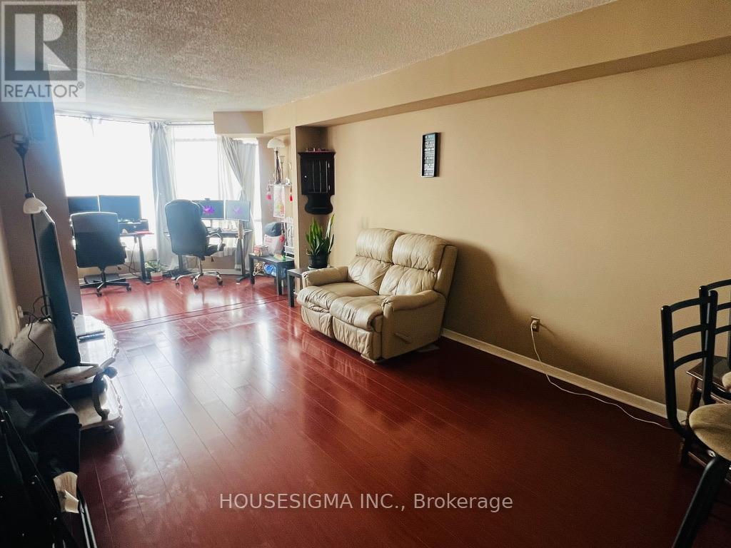 1507 - 26 Hanover Road, Brampton (Queen Street Corridor), Ontario  L6S 4T2 - Photo 12 - W12905024