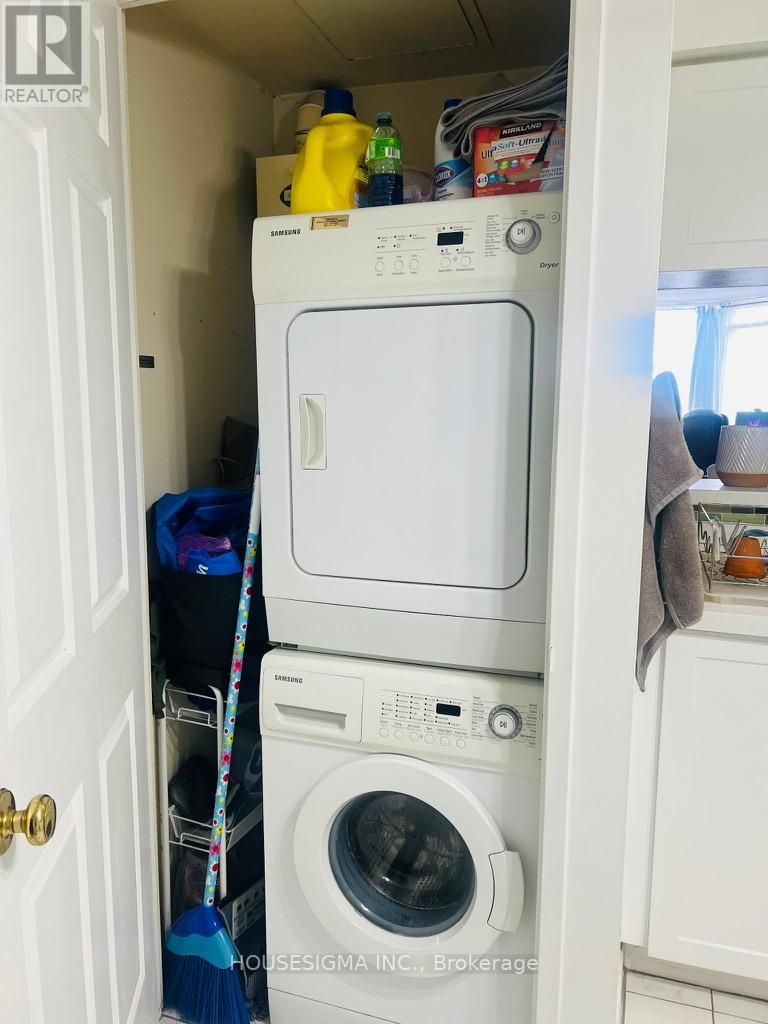 1507 - 26 Hanover Road, Brampton (Queen Street Corridor), Ontario  L6S 4T2 - Photo 13 - W12905024