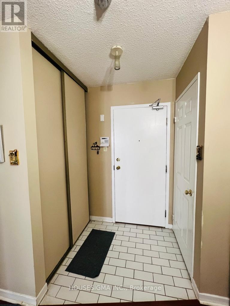 1507 - 26 Hanover Road, Brampton (Queen Street Corridor), Ontario  L6S 4T2 - Photo 14 - W12905024