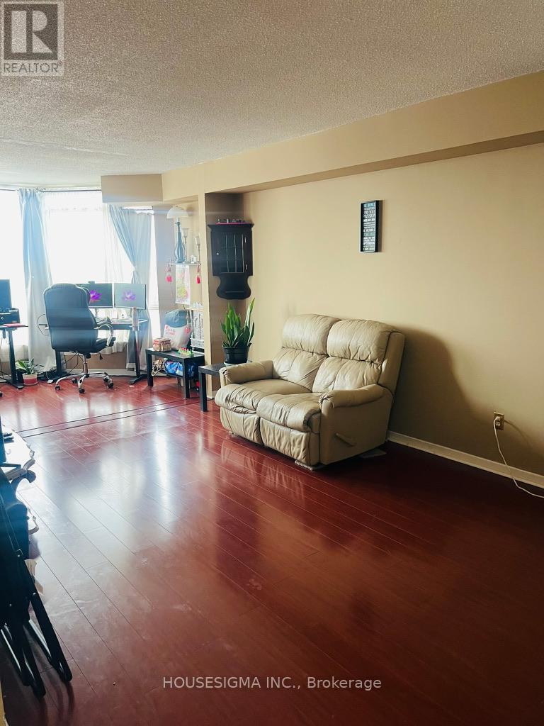 1507 - 26 Hanover Road, Brampton (Queen Street Corridor), Ontario  L6S 4T2 - Photo 7 - W12905024