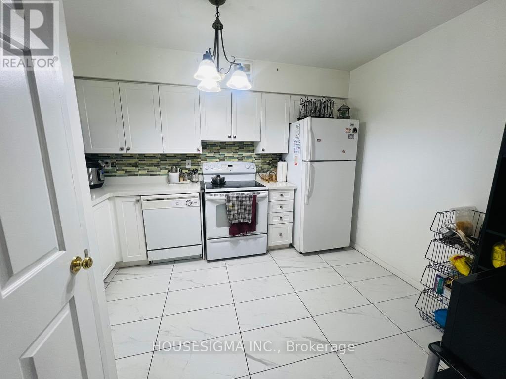 1507 - 26 Hanover Road, Brampton (Queen Street Corridor), Ontario  L6S 4T2 - Photo 9 - W12905024