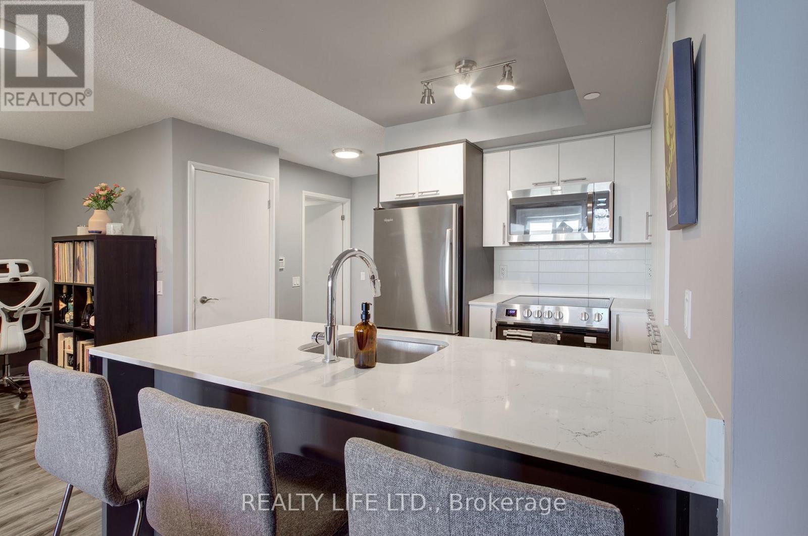 1003 - 5 Valhalla Inn Road, Toronto, Ontario  M9B 0B1 - Photo 8 - W12905038