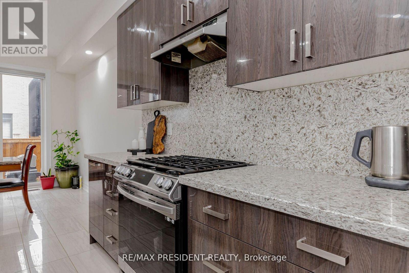 2 Vincena Road, Caledon, Ontario  L7C 4M5 - Photo 17 - W12905040