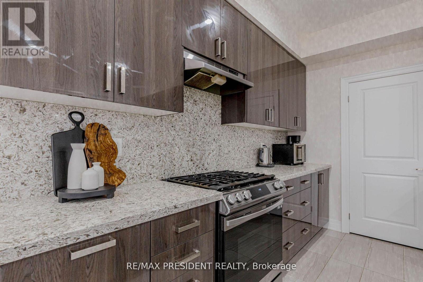 2 Vincena Road, Caledon, Ontario  L7C 4M5 - Photo 18 - W12905040